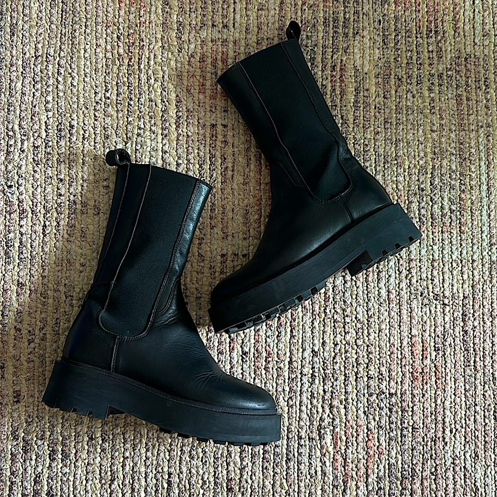 L’intervalle black leather Chelsea boots size 36